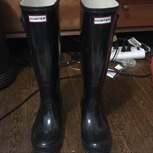 Black patent hunter boots